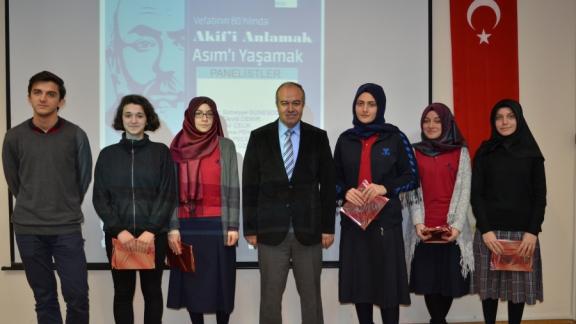 Şehit Onur Kılıç Kız Anadolu İmam Hatip Lisesinde "Akif´i Anlamak- Asım´ın Nesli" Paneli Düzenlendi.