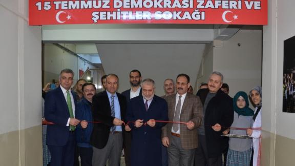 Rize İmam Hatip Ortaokulunda 15 Temmuz Demokrasi Zaferi ve Şehitler Sokağı Açılışı Yapıldı.