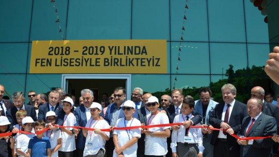 RİZENİN İLK ÖZEL FEN LİSESİ AÇILDI