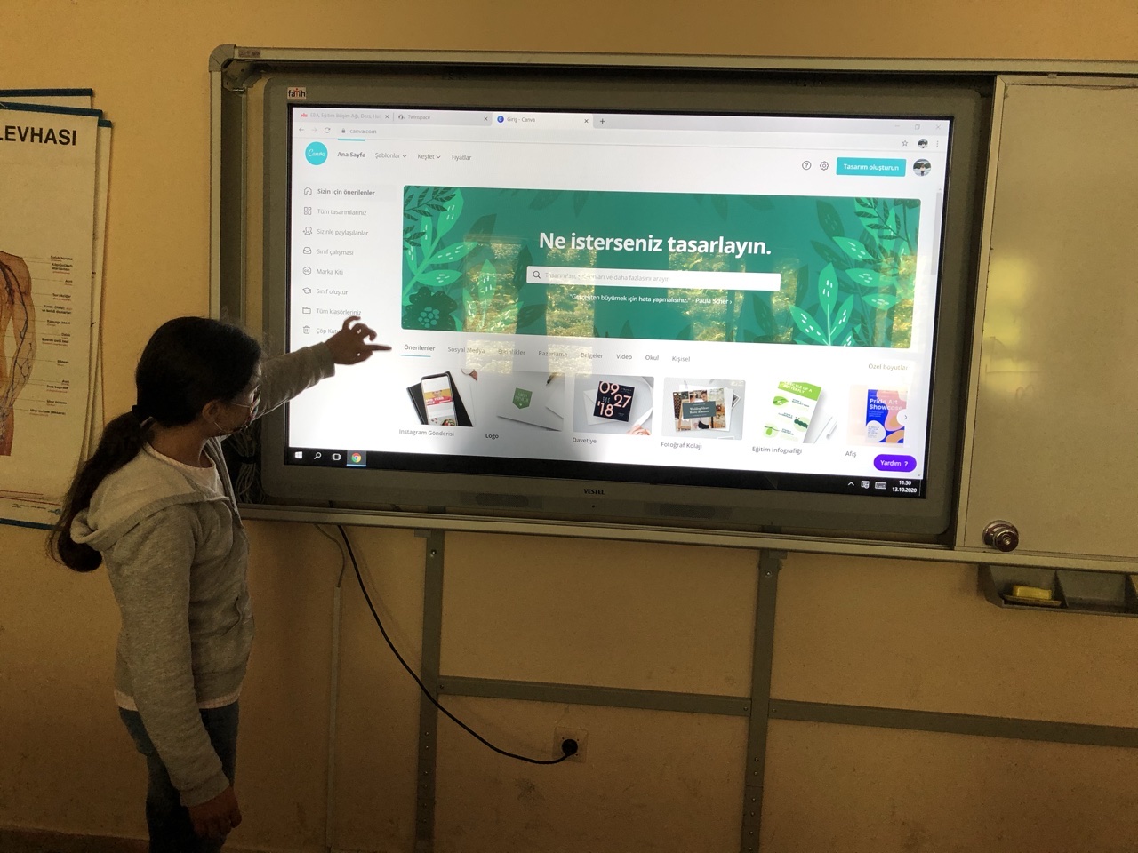 Küçükçayir Ortaokulu Ögrencileri web 2.0 araçlarini kullanmayi ögreniyor 