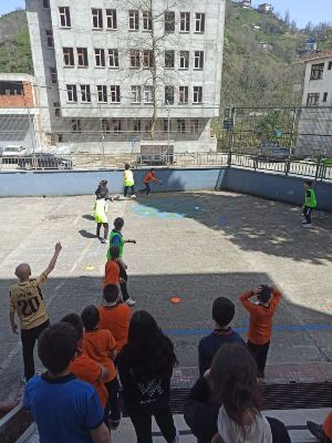 Kömürcüler ortaokulu Sınıflar arası hentbol turnuvası
